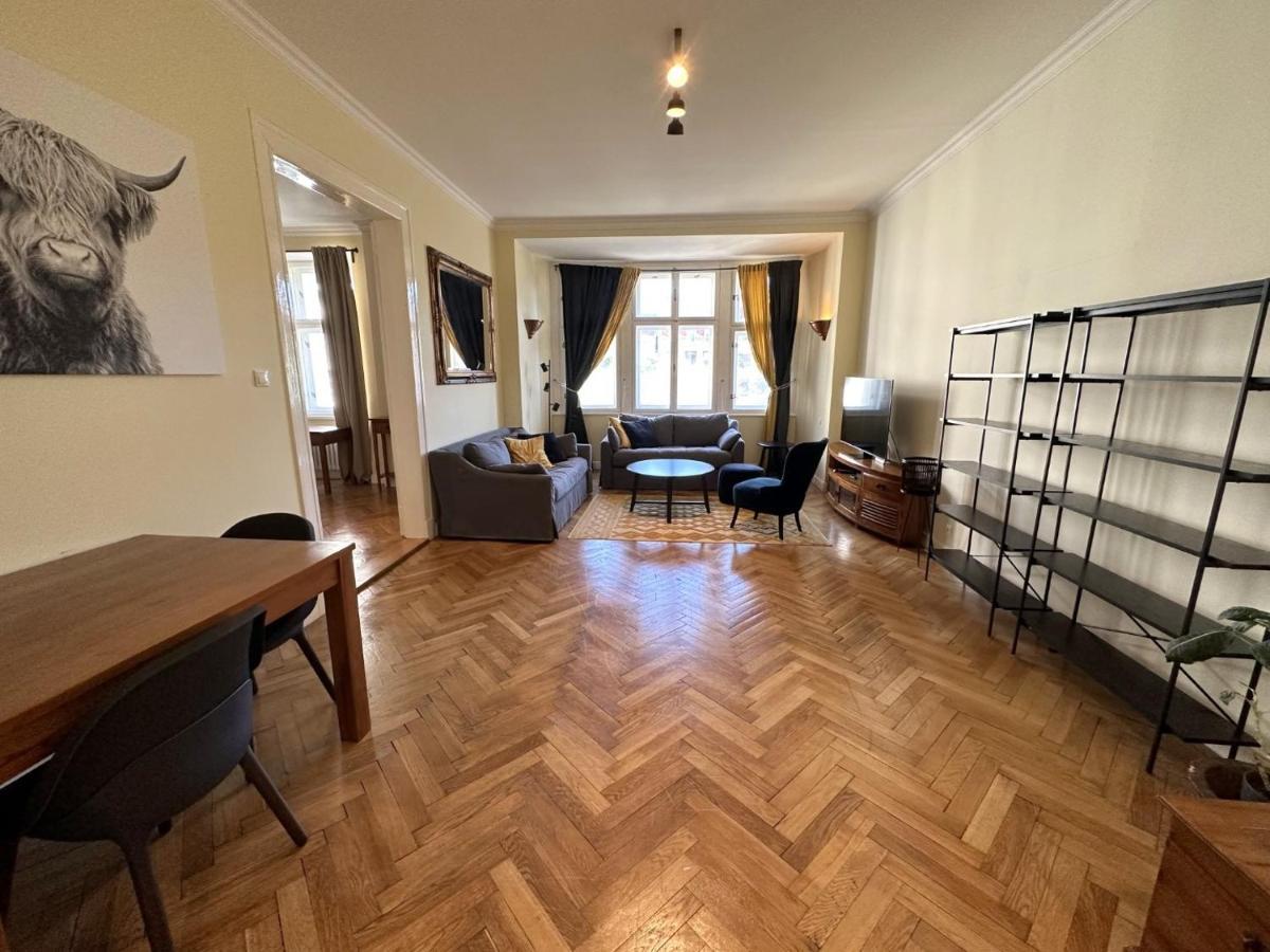 Gorkeho Apartment In City Centre Bratislava Eksteriør bilde
