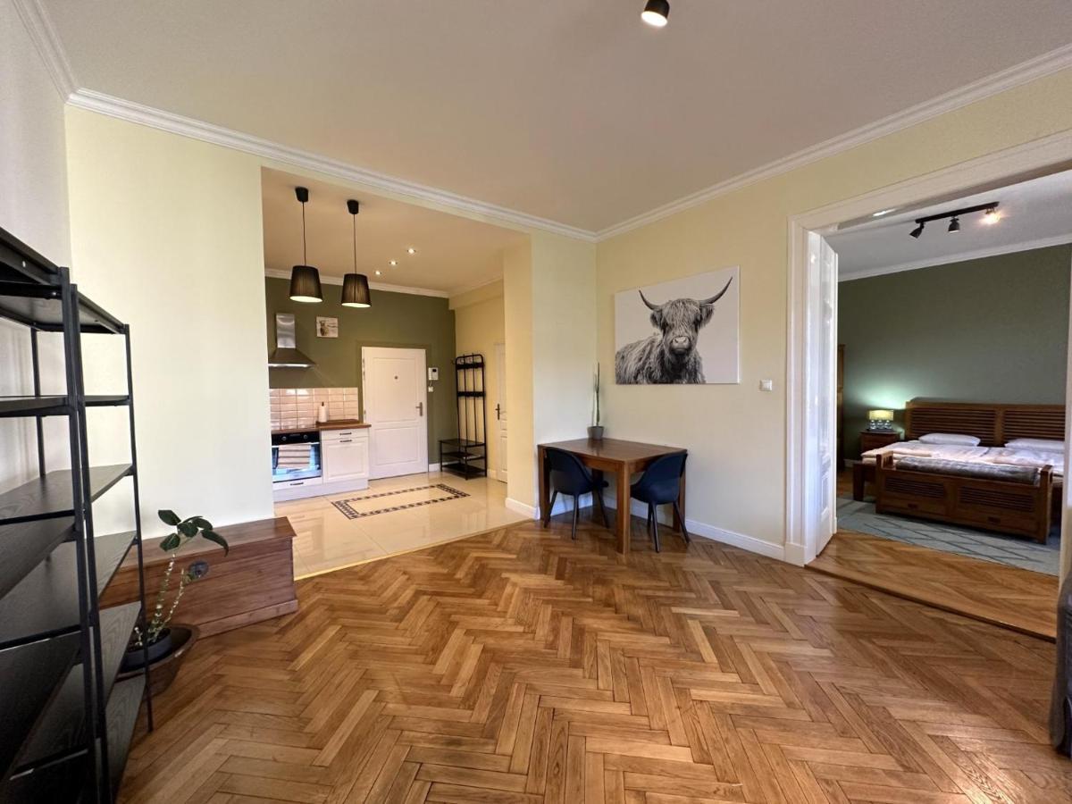 Gorkeho Apartment In City Centre Bratislava Eksteriør bilde