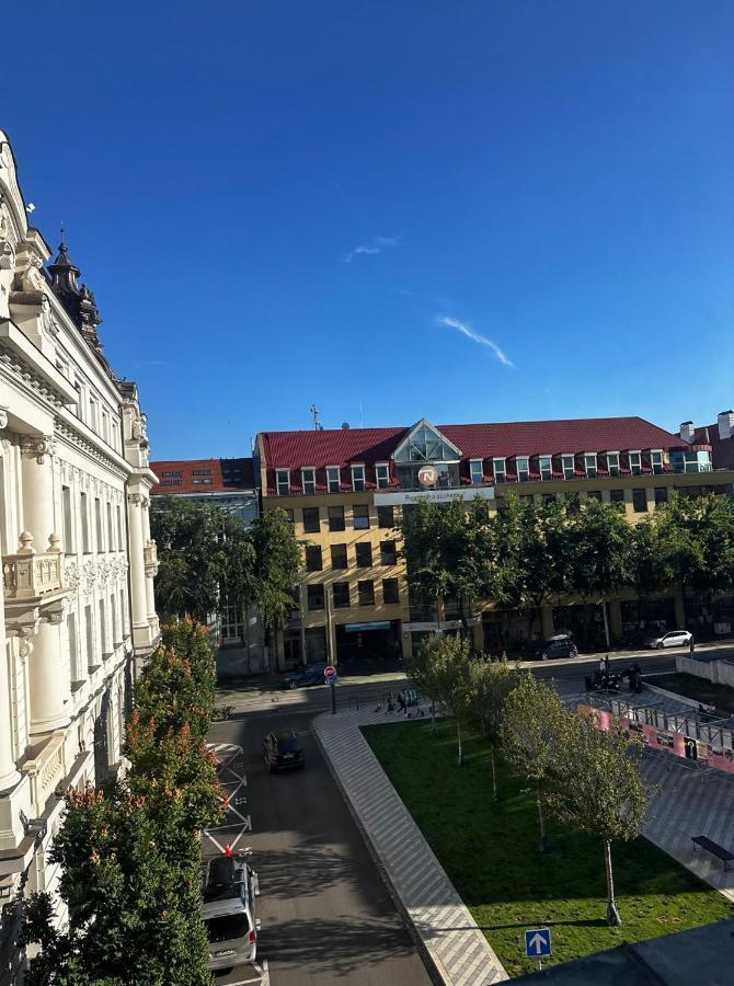 Gorkeho Apartment In City Centre Bratislava Eksteriør bilde